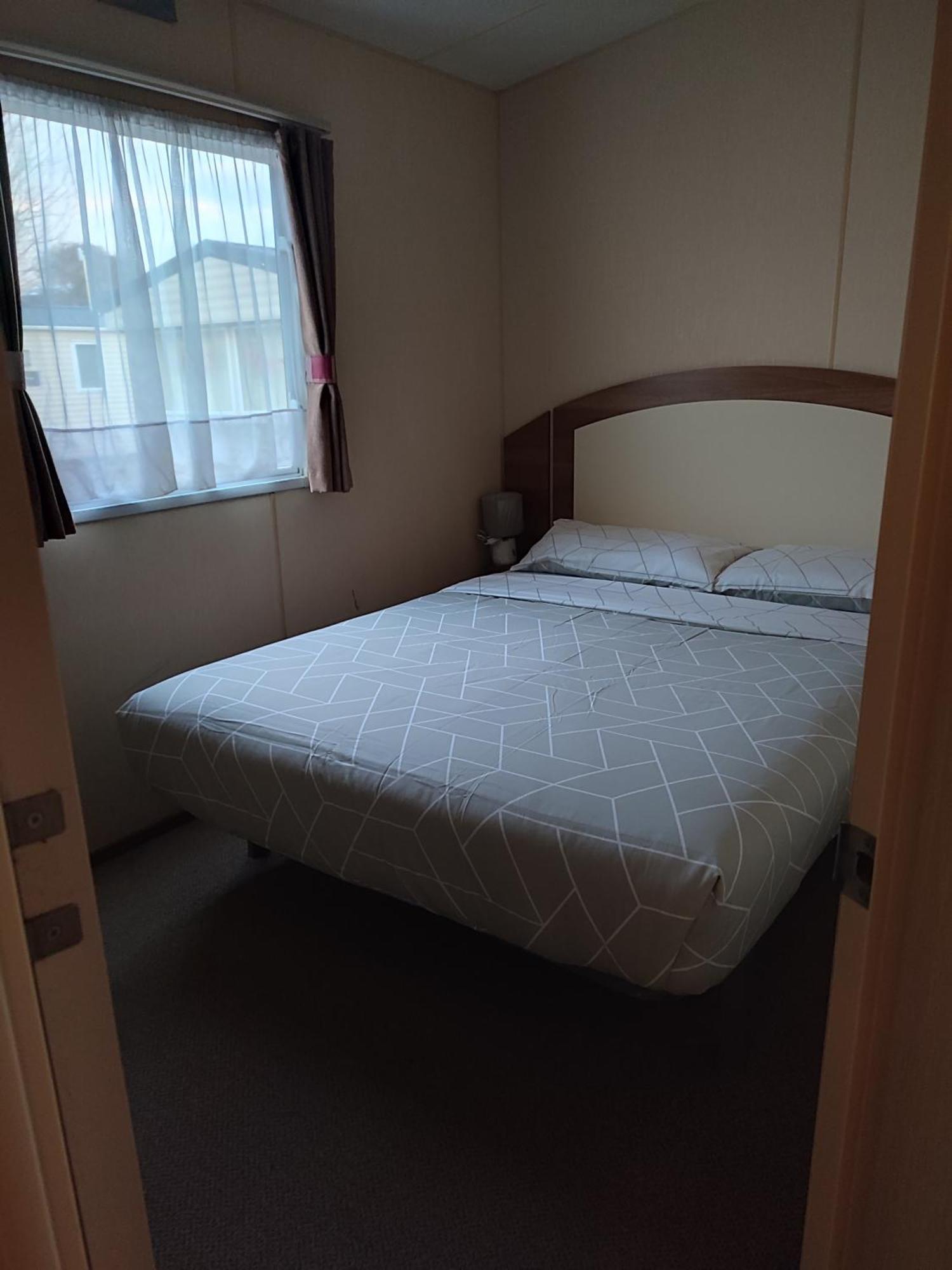 Lexus Caravan 5 Min To * Felixstowe